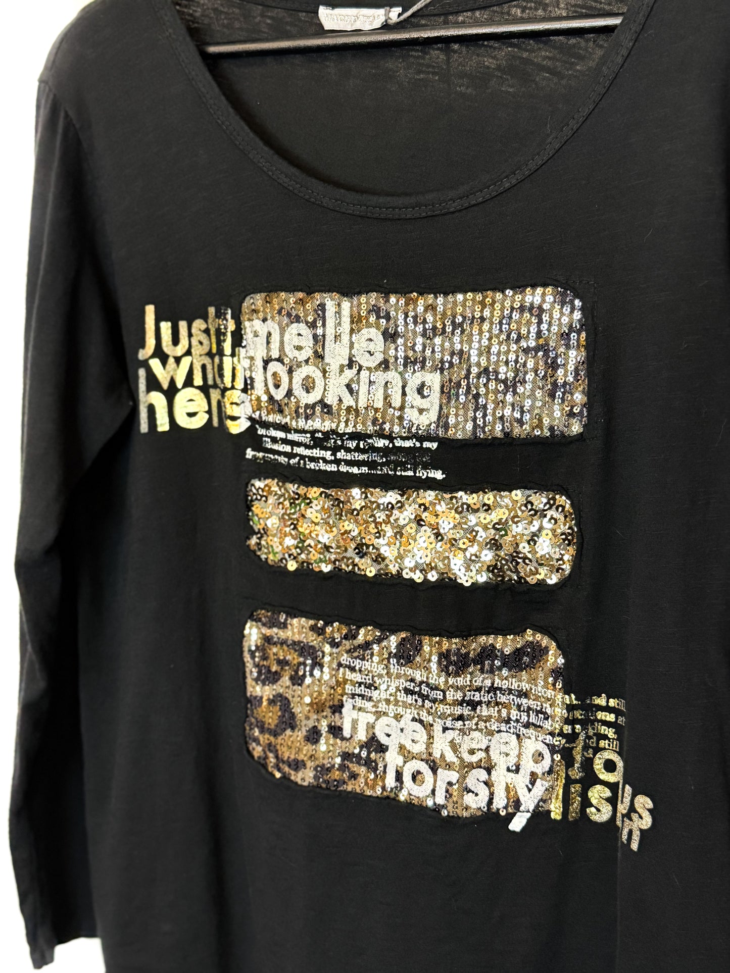 REMERA JUST HERE